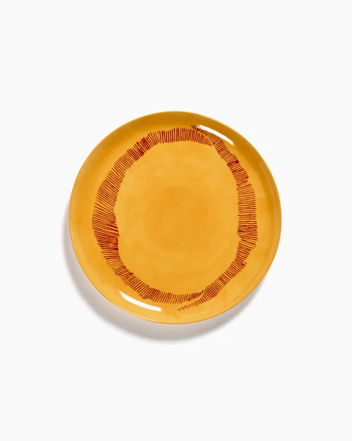 PLATE FEAST L L26,5 x W26,5 x H2 CM SUNNY YELLOW SWIRL-STRIPES RED
